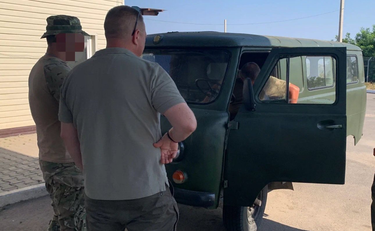 Игорь Кастюкевич передал военнослужащим в Херсонской области автомобиль УАЗ