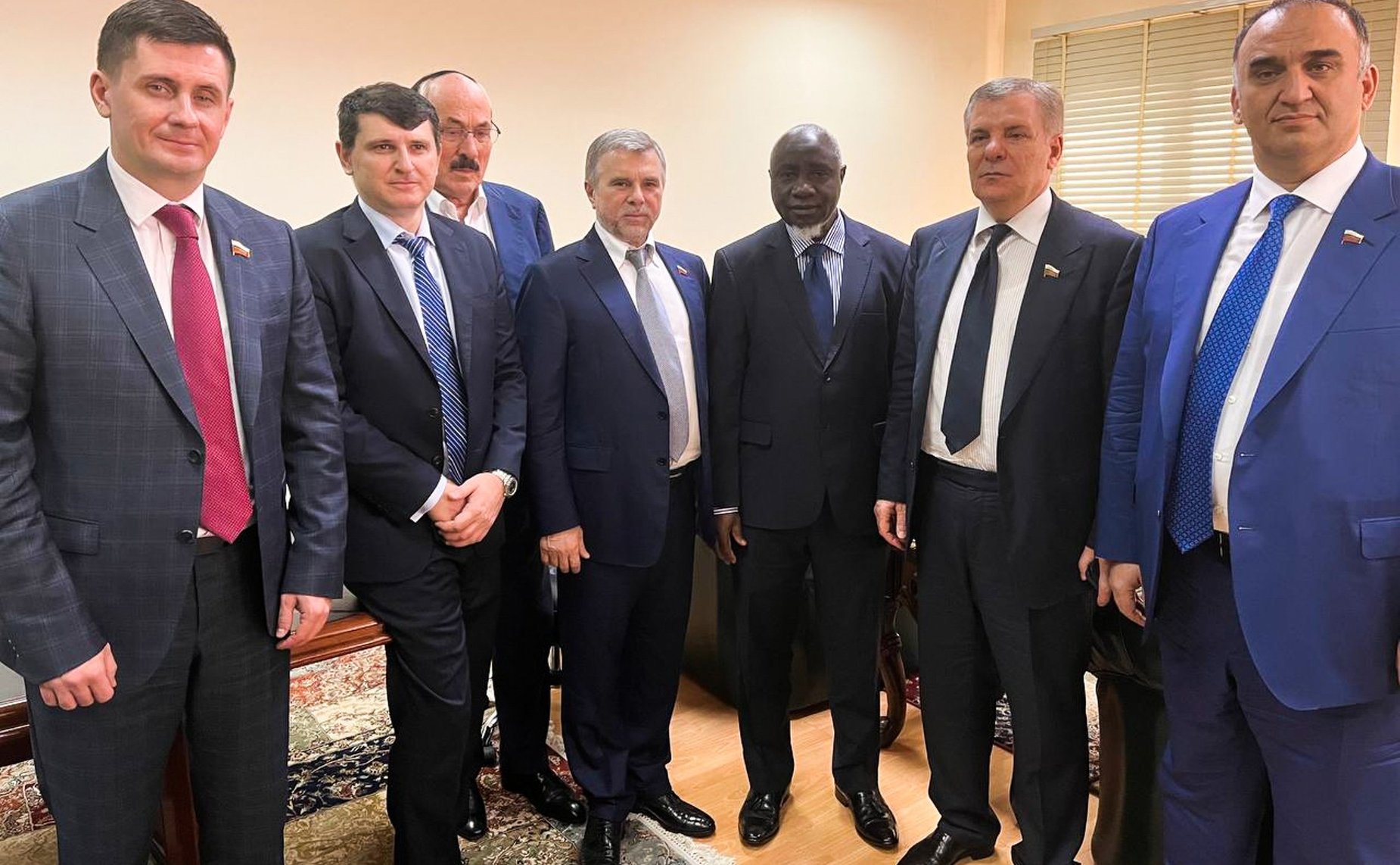 В Джидде состоялась встреча сенаторов с помощником Генерального секретаря ОИС