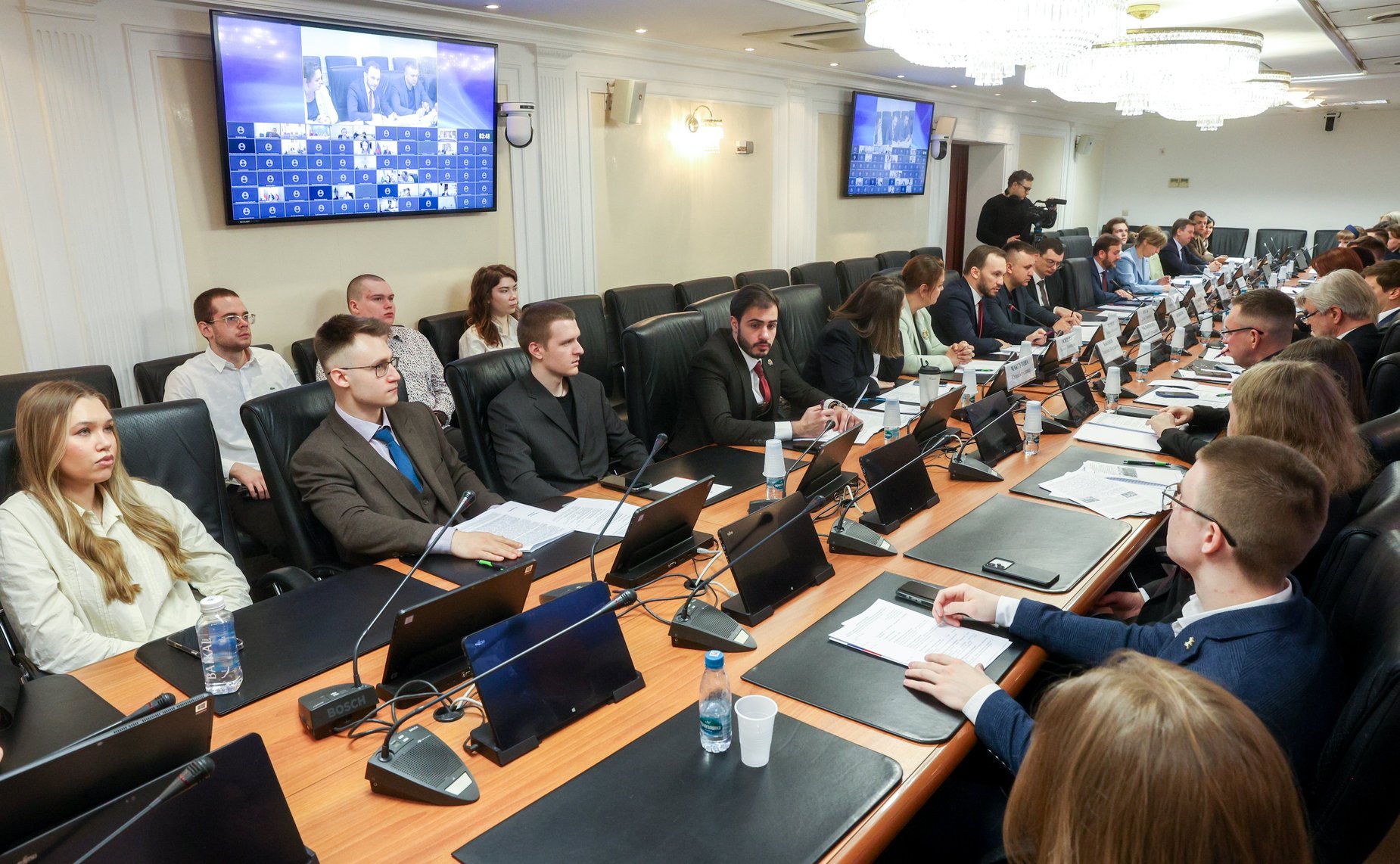 Круглый стол на тему «Роль институтов гражданского общества и органов публичной власти в развитии туристской отрасли РФ»