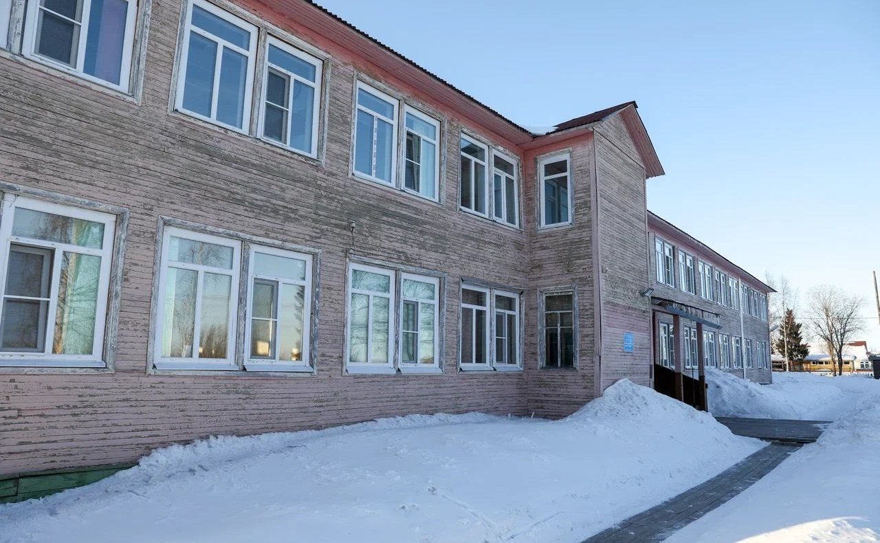 Денис Гусев в ходе работы в регионе посетил сельское поселение Коткино Заполярного района