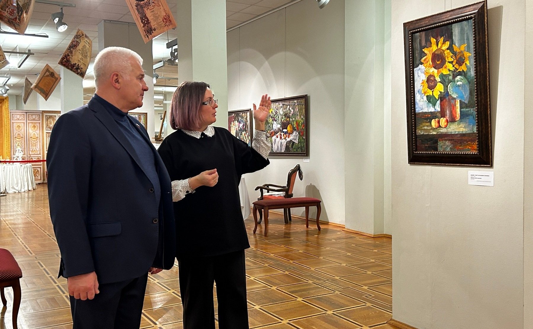 Сергей Мартынов посетил выставку о русском гостеприимстве в Йошкар-Оле