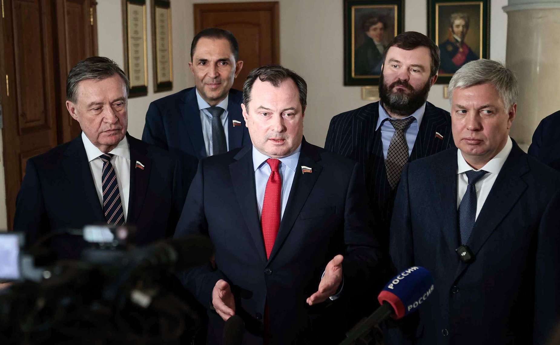 Пресс-подход по итогам выездного заседания Комитета Совета Федерации по экономической политике «Особенности социально-экономического развития субъектов РФ в современных условиях на примере Ульяновской области»