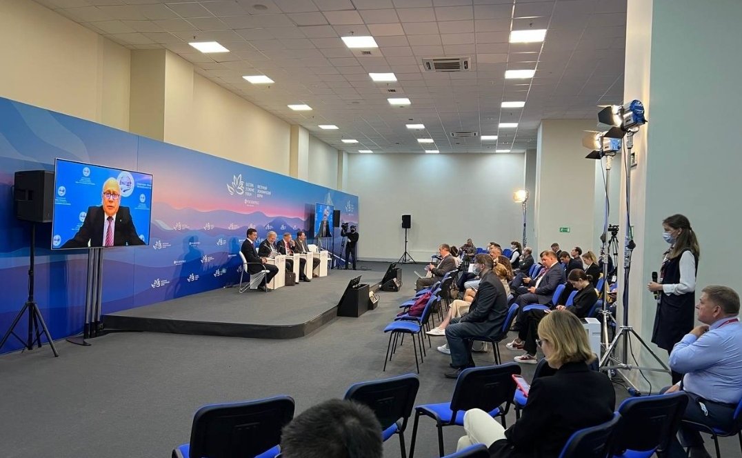 Баир Жамсуев принимает участие в работе VII Восточного экономического форума