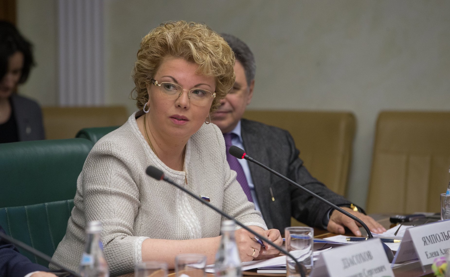 Е. Ямпольская