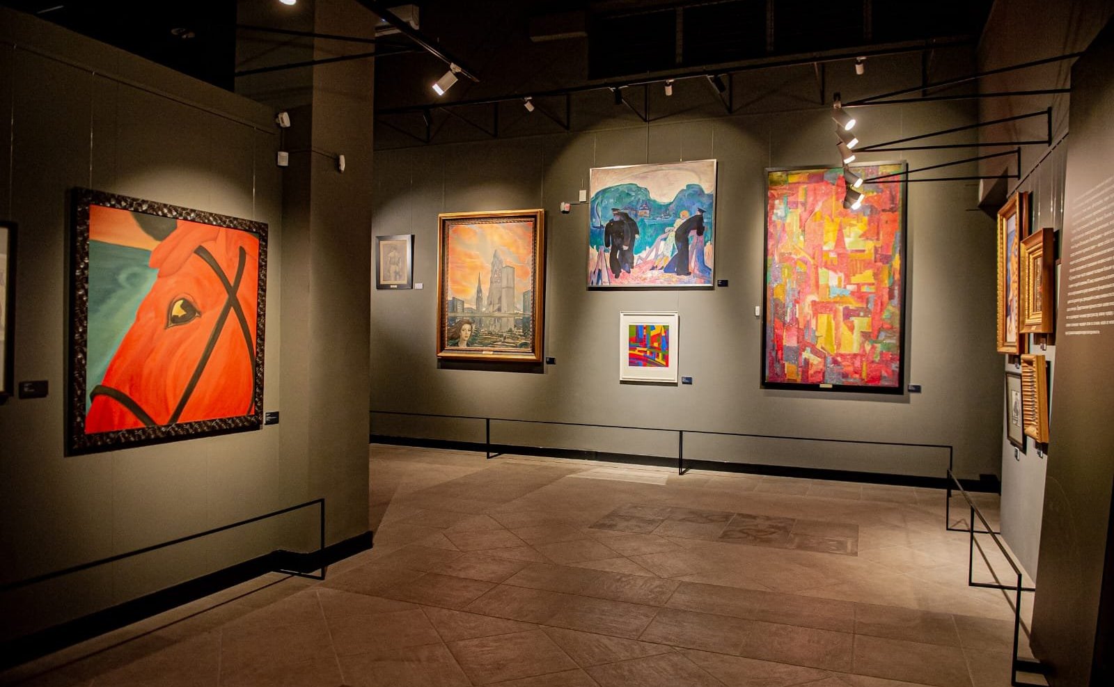 Екатерина Алтабаева приняла участие в открытии выставки «Калибровка. Искусство будущего музея» в Российской государственной художественной галерее