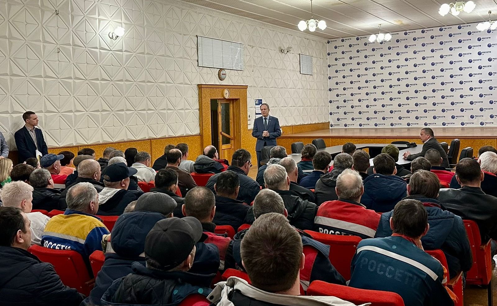 Александр Башкин провел ряд встреч с коллективами организаций, предприятий и образовательных учреждений Астраханской области