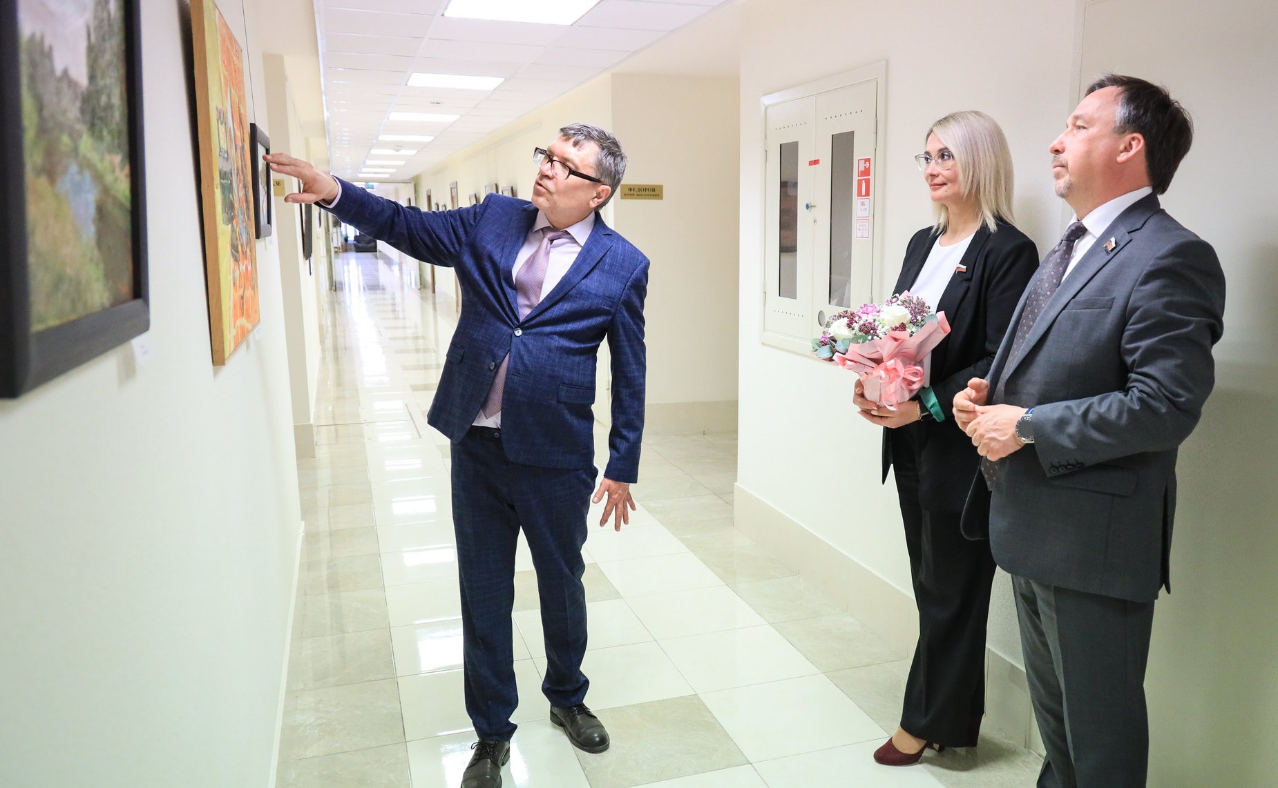 Открытие в Совете Федерации выставки художника Валерия Константинова «Россия негасимый свет»