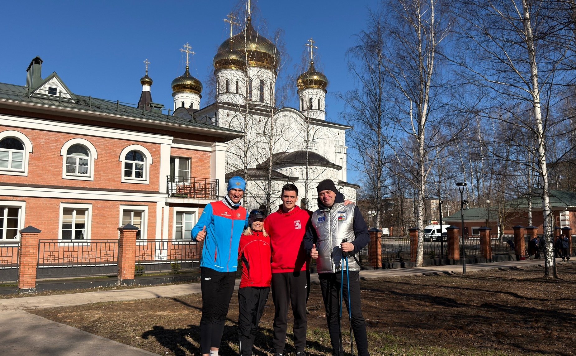 Роман Маслов принял участие в утренней зарядке вместе с депутатами и жителями Череповца