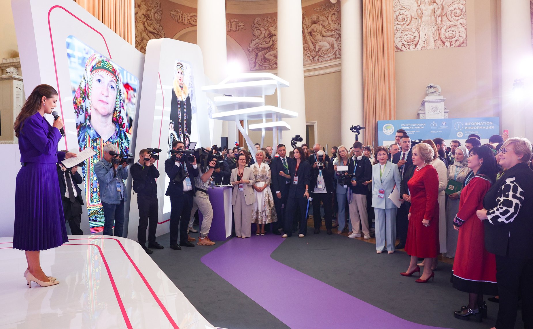 Валентина Матвиенко приняла участие в церемонии открытия форума-фестиваля «Женщины за сохранение традиций»