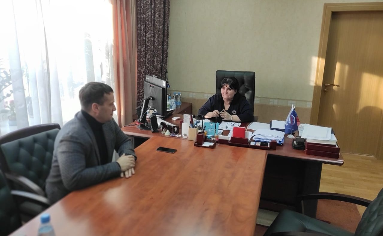 Эдуард Исаков обсудил вопросы развития научно-исследовательской деятельности в ХМАО