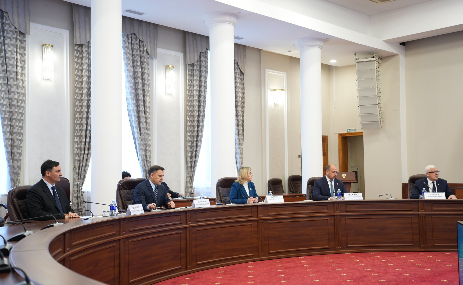 Сенаторы приняли участие в совещании по строительству школы в г. Братске