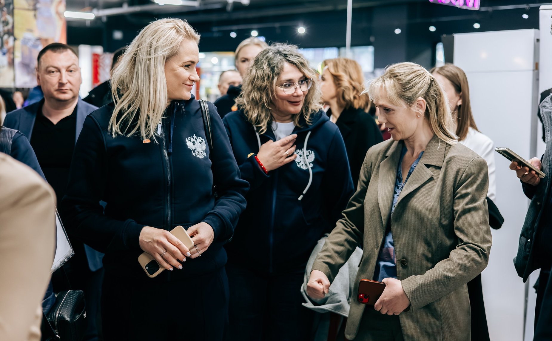 Сенаторы посетили агромаркет «Пехет»