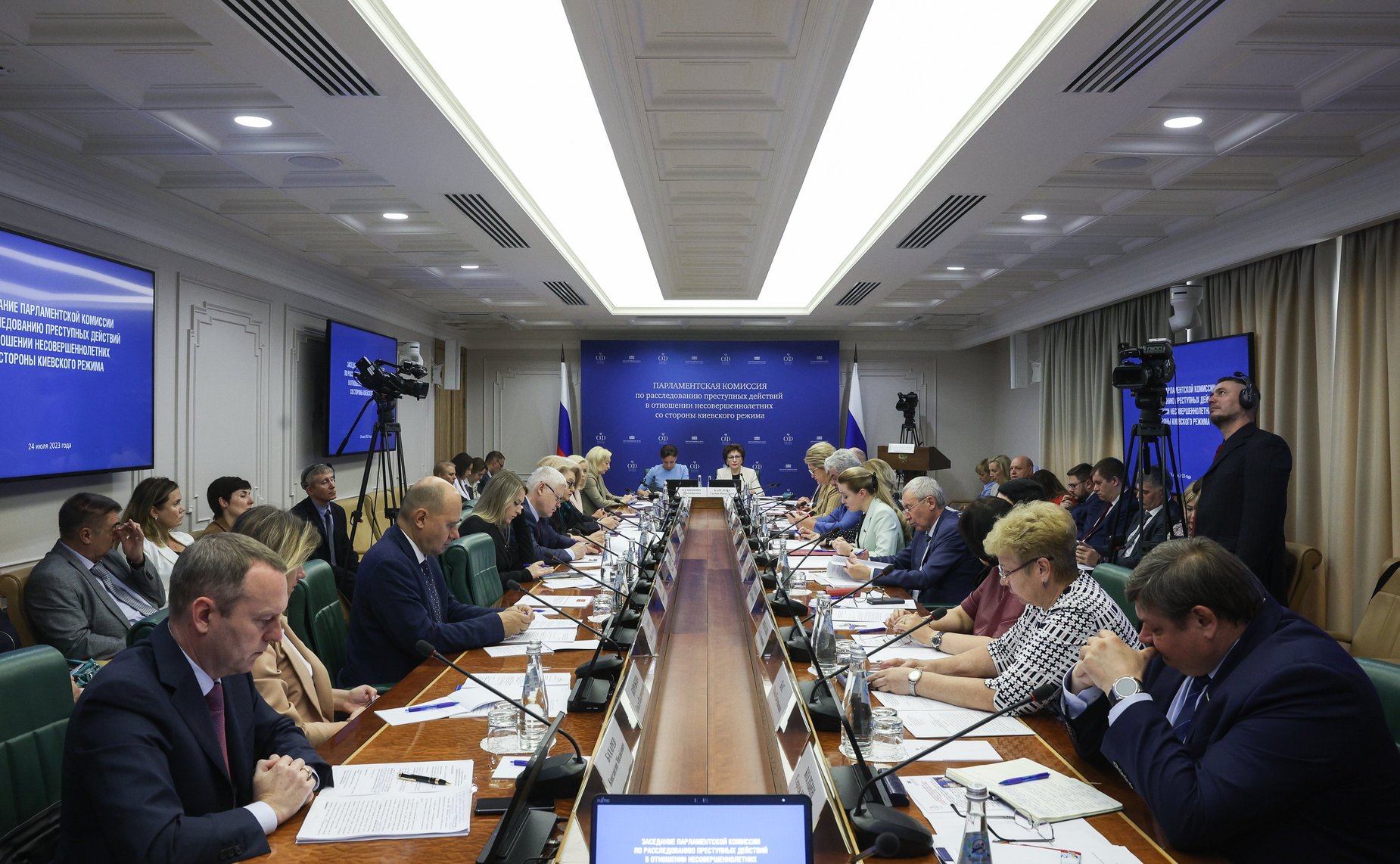 Заседание парламентской комиссии по расследованию преступных действий в отношении несовершеннолетних со стороны киевского режима