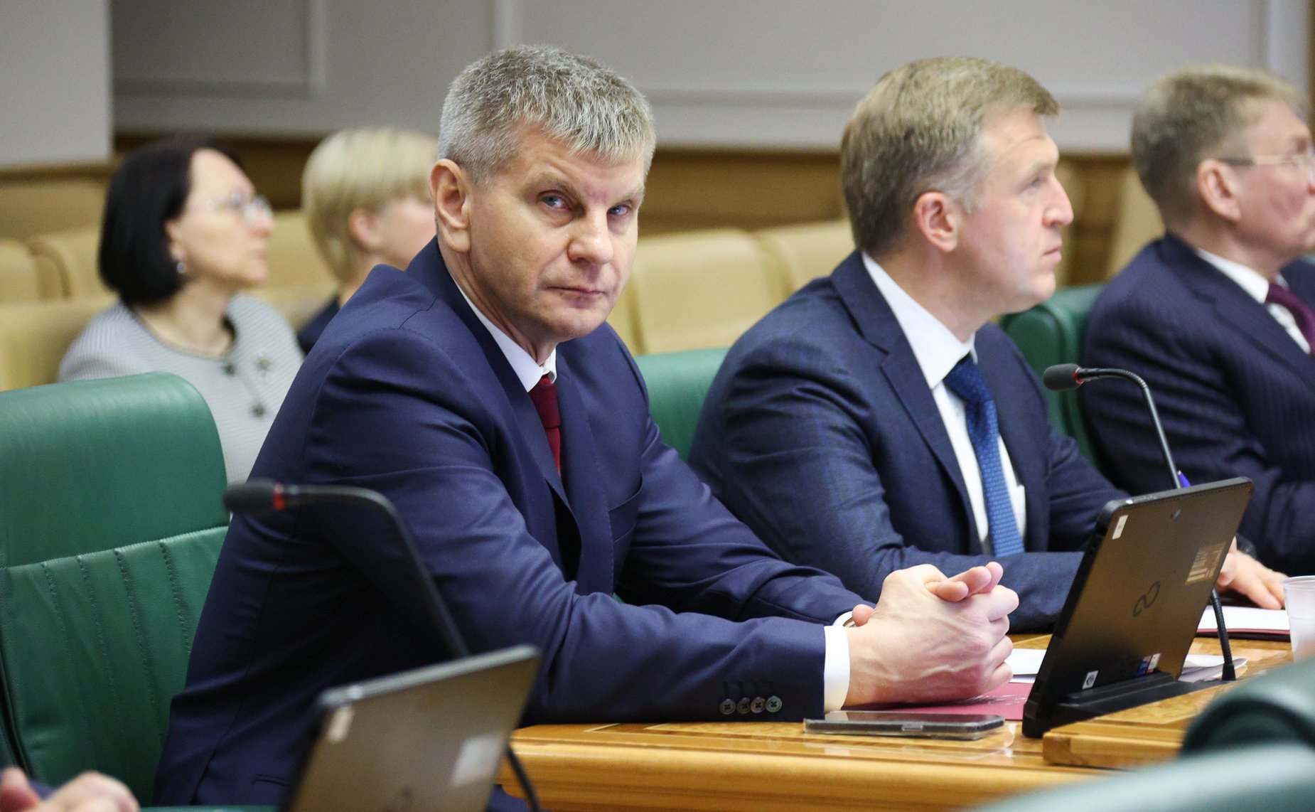 На заседании Комитета СФ по международным делам проведены консультации по предложенной Президентом РФ кандидатуре на должность Министра иностранных дел РФ