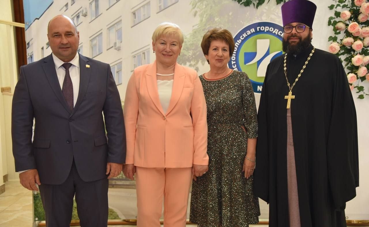 Екатерина Алтабаева приняла участие в торжественном мероприятии, посвященном 135-й годовщине образования Балаклавской больницы