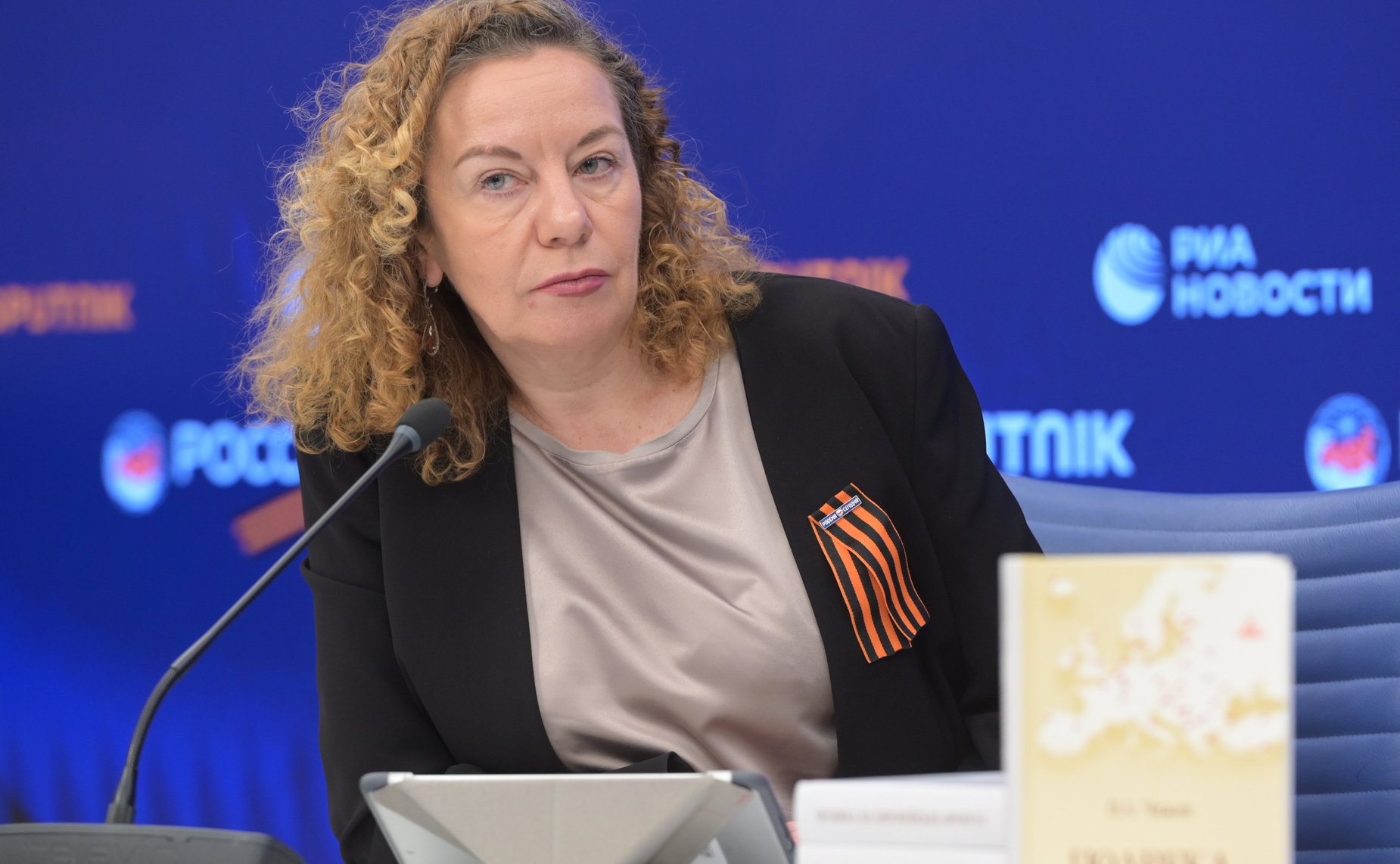 Пресс-конференция первого заместителя председателя Комитета СФ по обороне и безопасности Владимира Чижова, в рамках которой представлена его новая книга «Полвека на европейских фронтах»