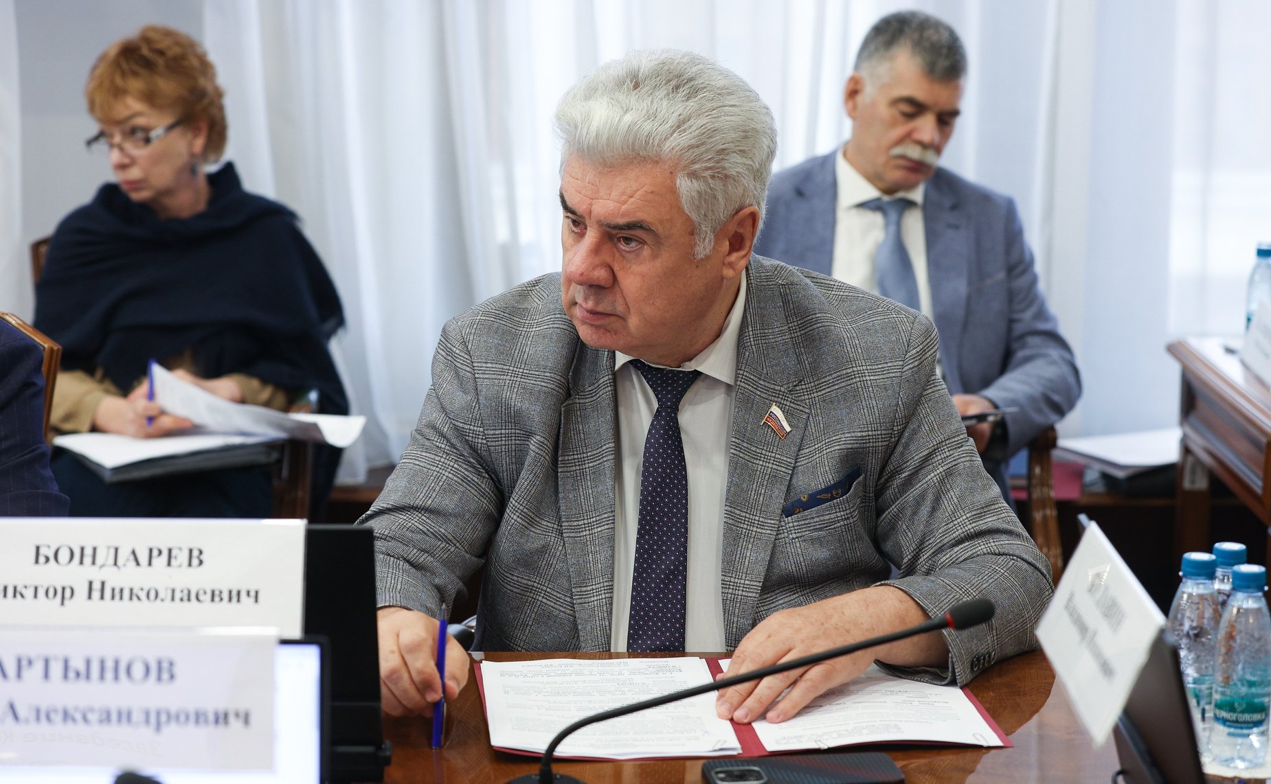 Виктор Бондарев