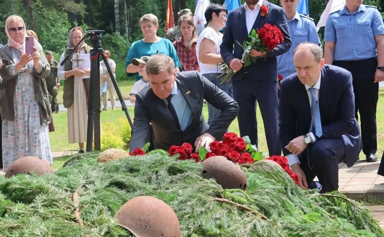 На мемориале «Поле Памяти» в Юхновском районе состоялось перезахоронение останков 123 защитников Отечества
