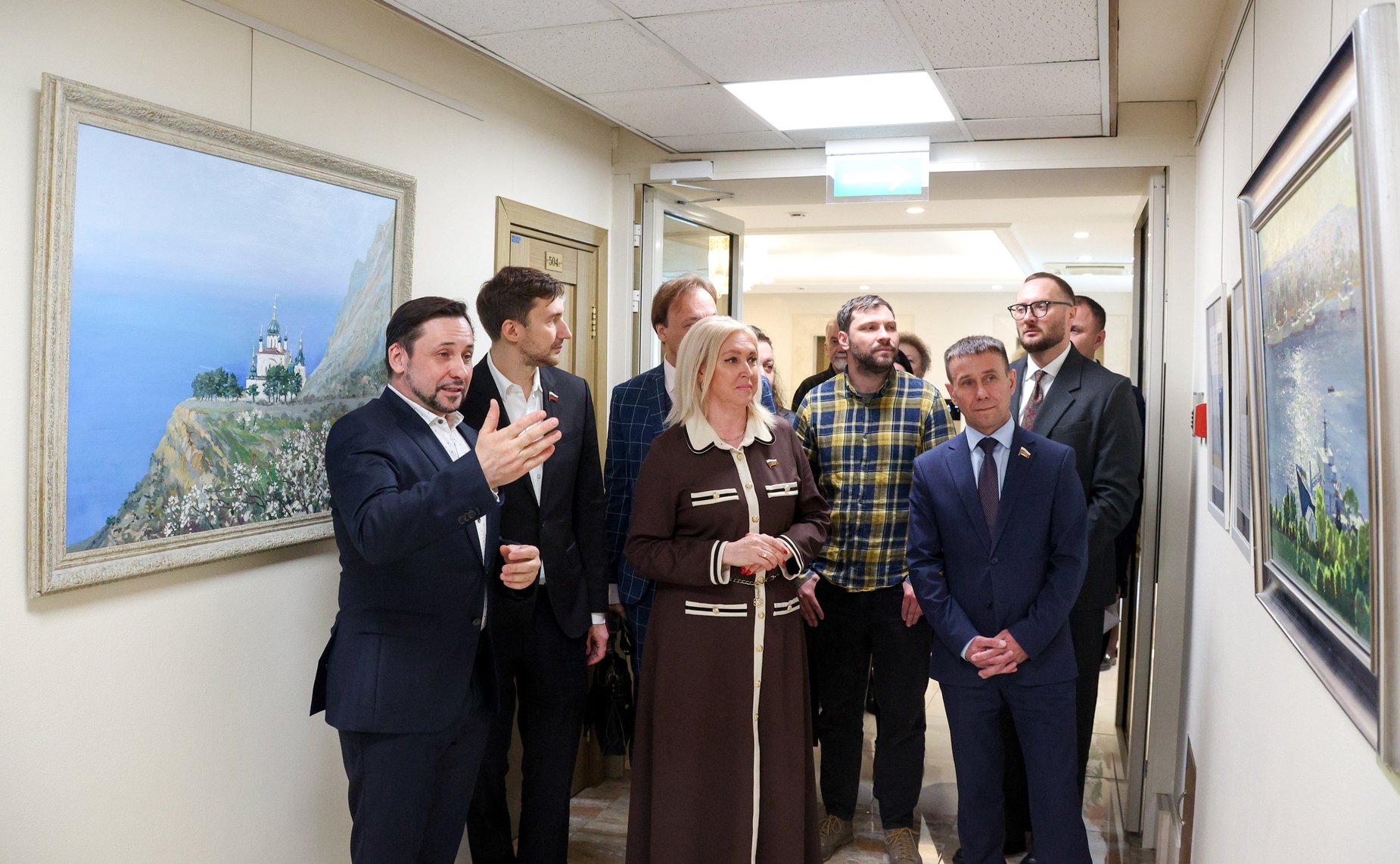 Церемония открытия выставки живописи А. Буртасенкова «Под Русским небом Крыма»