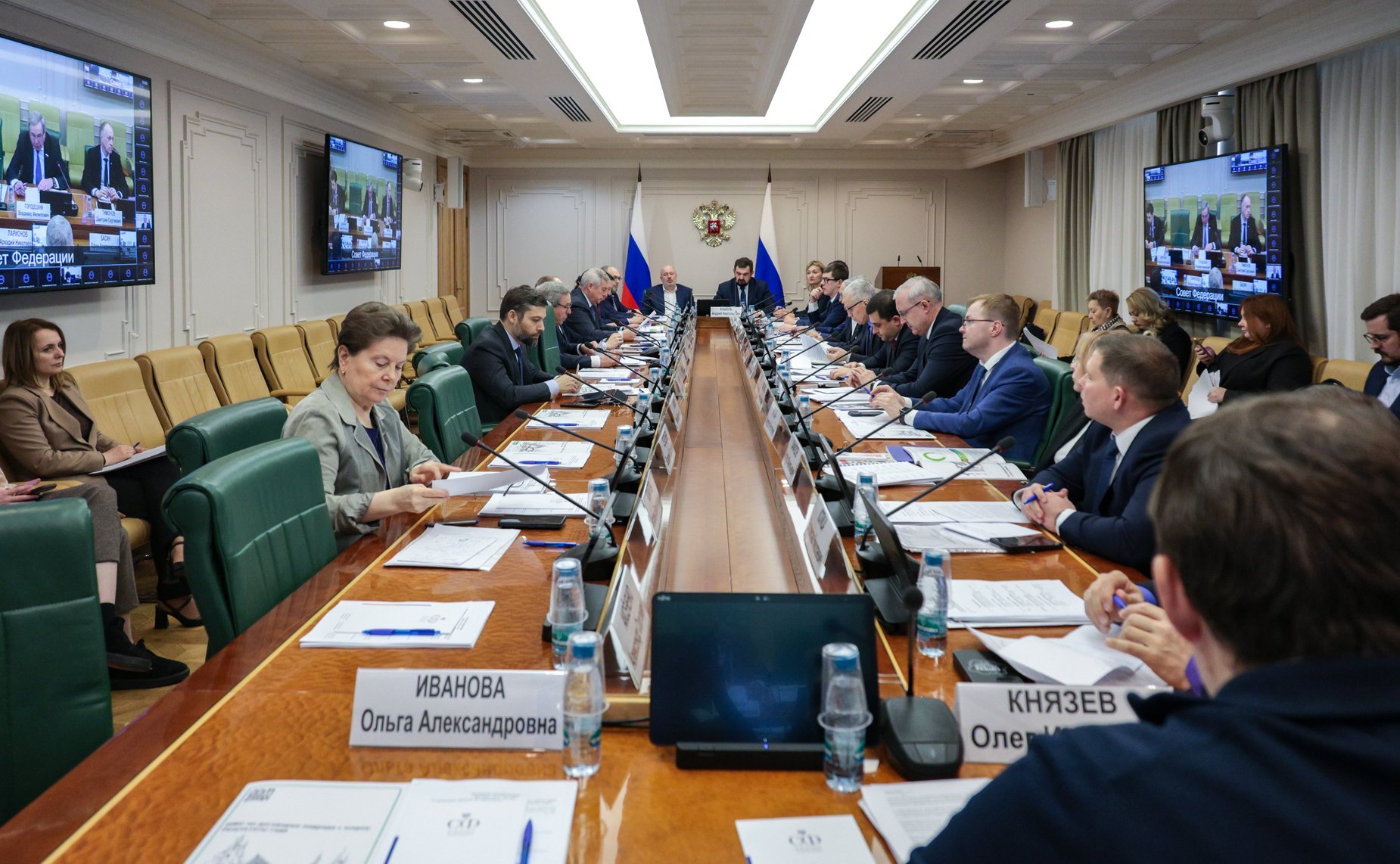 Круглый стол на тему «О реализации проектов по строительству индивидуальных жилых домов по договорам строительного подряда с использованием счетов эскроу»