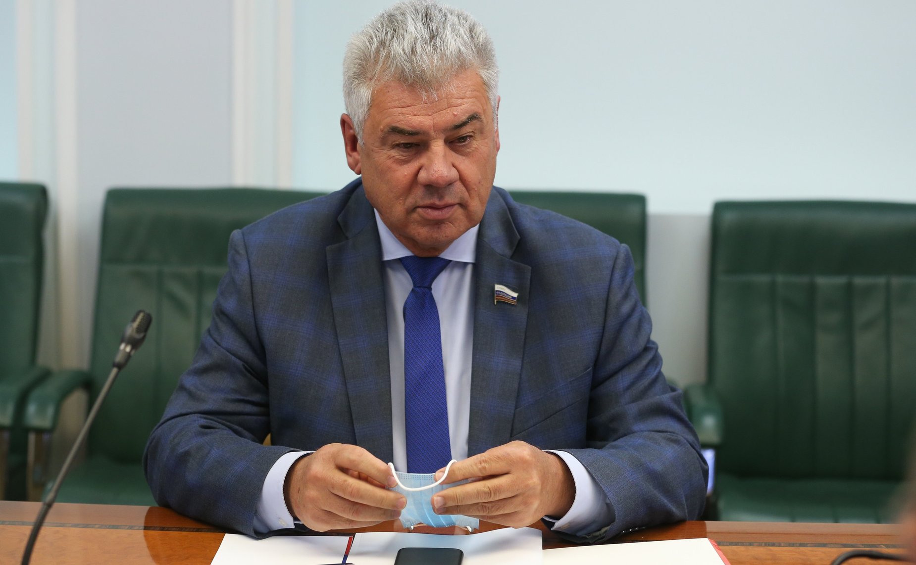Виктор Бондарев