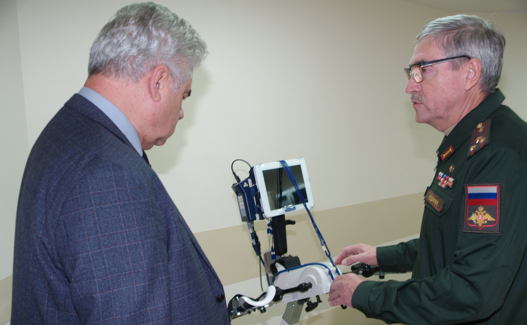 Председатель Комитета СФ по обороне и безопасности Виктор Бондарев посетил Лечебно-реабилитационный центр Центрального военно-клинического госпиталя им. А.А. Вишневского