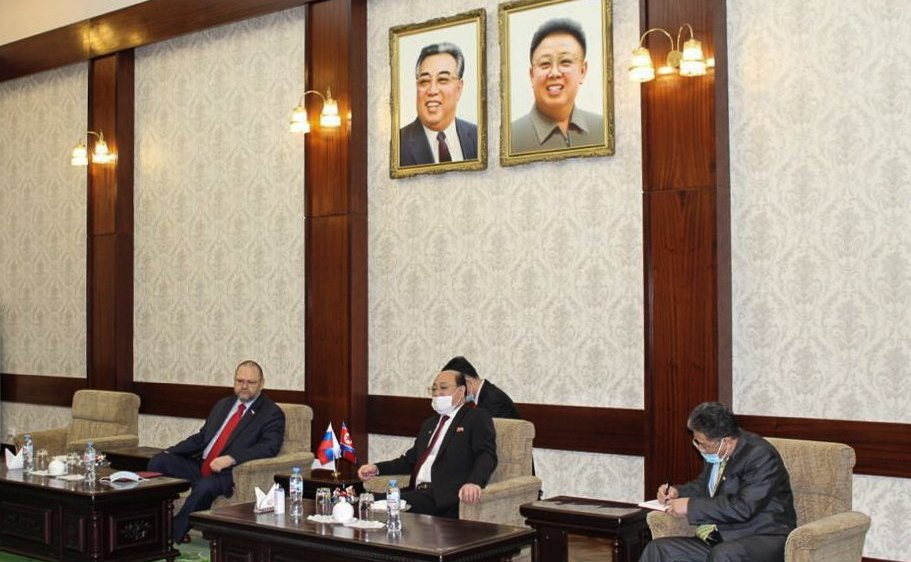 Встреча Олег Мельниченко с Чрезвычайным и Полномочным Послом Корейской Народно-Демократической Республики в Российской Федерации Син Хон Чхолем