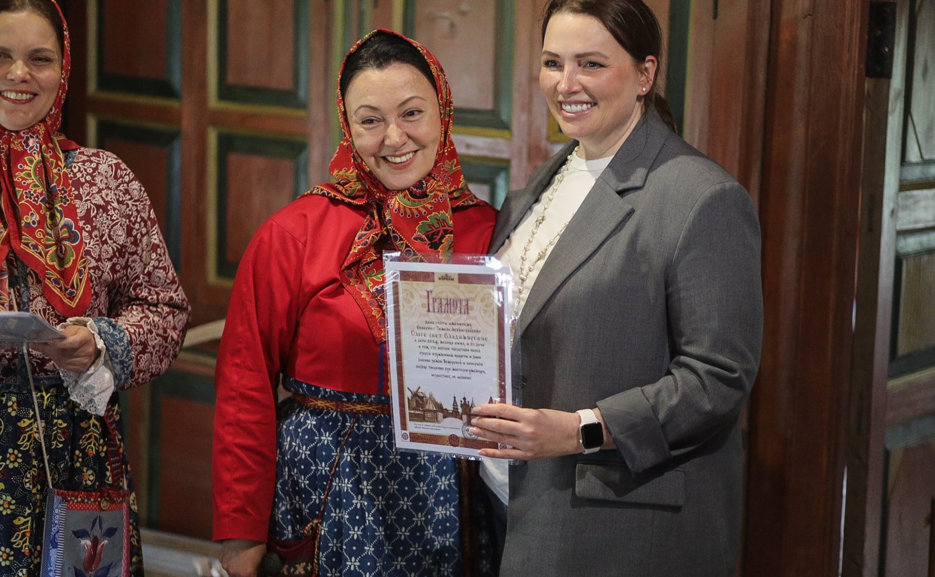 Сенаторы посетили музей деревянного зодчества «Малые Корелы»