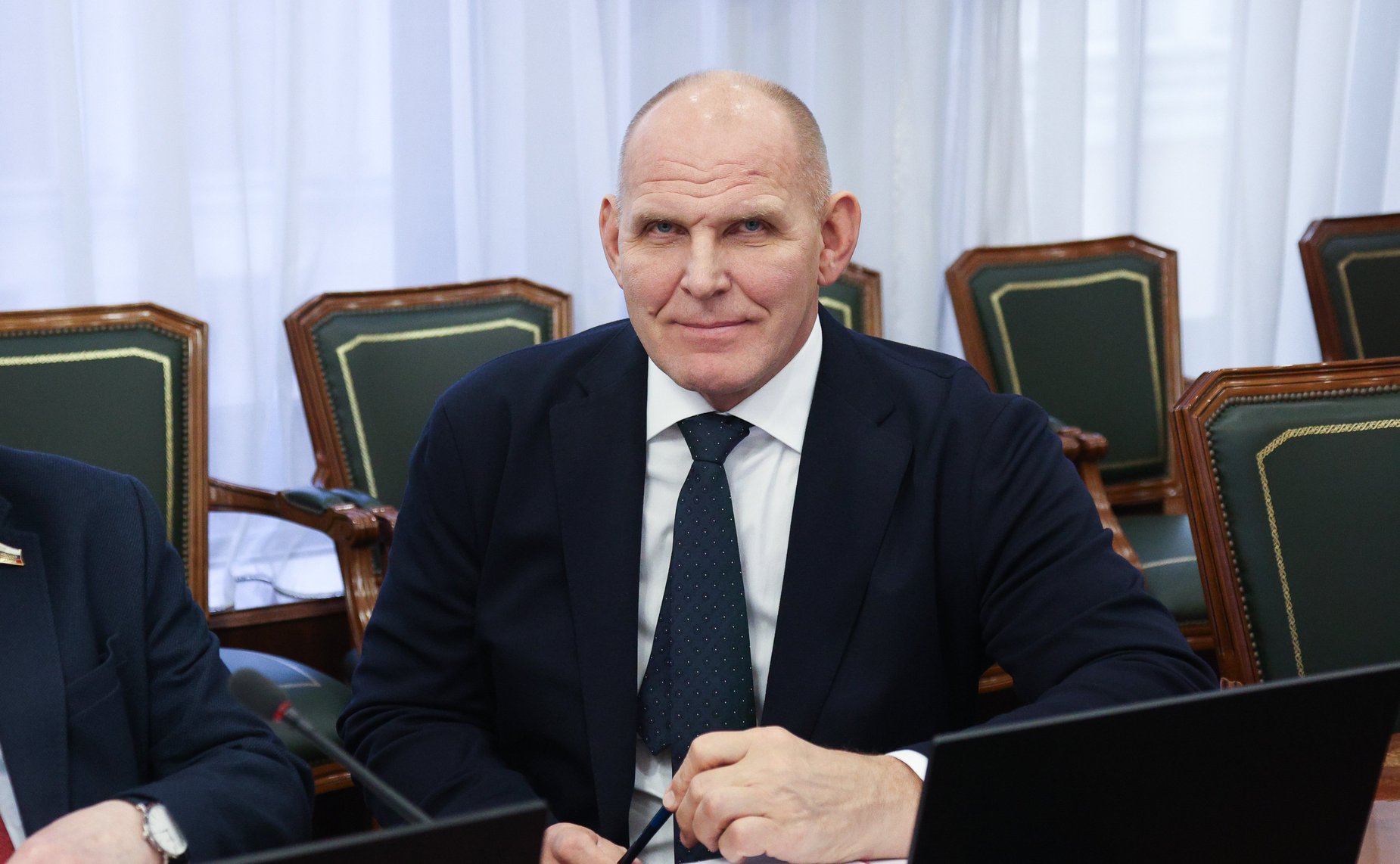 Александр Карелин