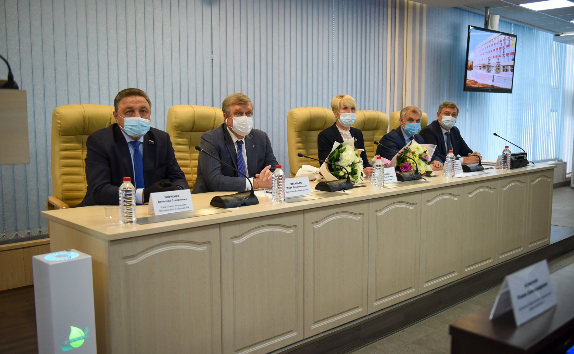 Вячеслав Тимченко в ходе рабочей поездки в регион принял участие в торжественном собрании, посвященном 25-летию Кировской городской Думы