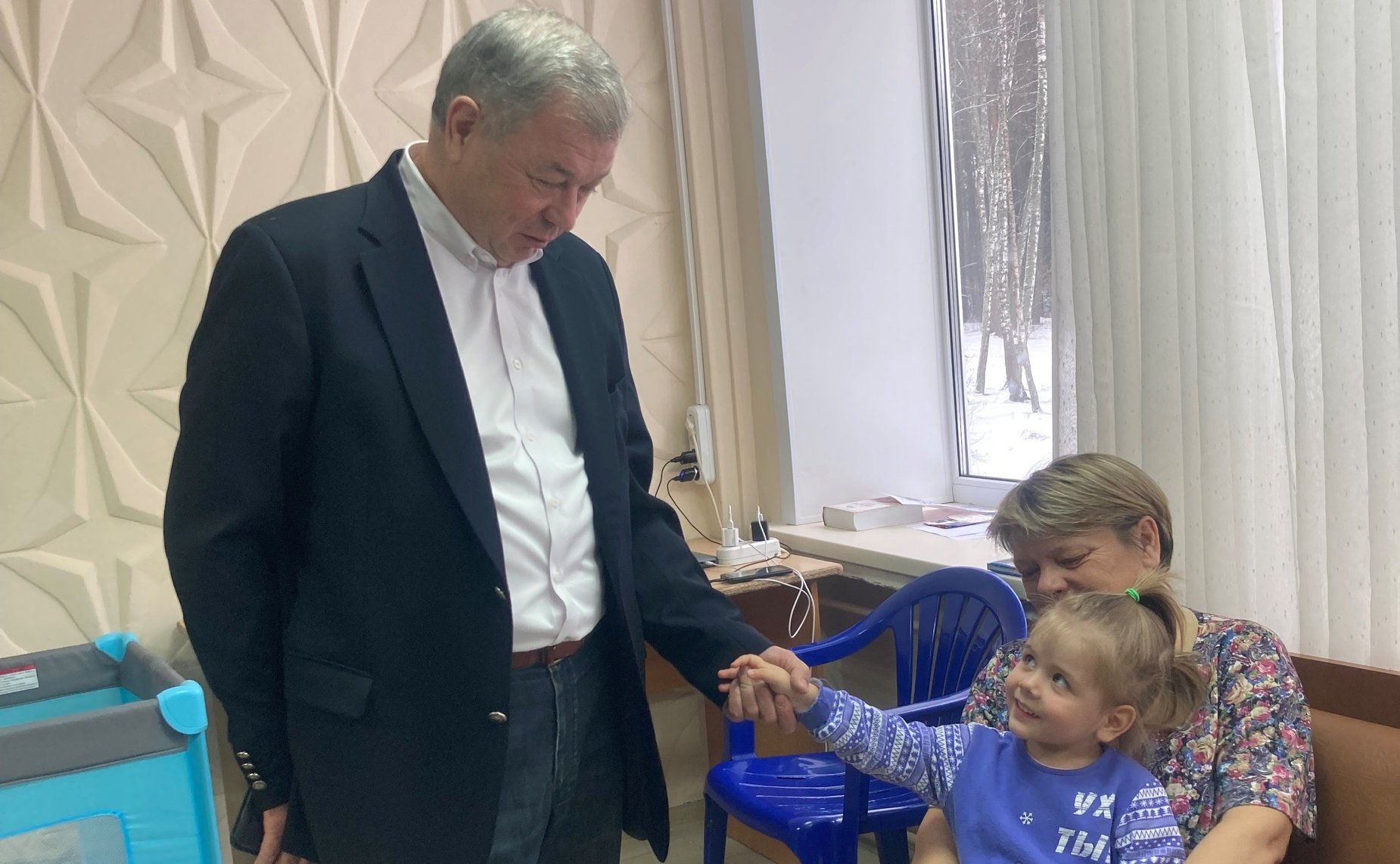 Анатолий Артамонов в ходе рабочей поездки в регион посетил пункт временного размещения жителей из ДНР, расположенный в санатории «Звездный»