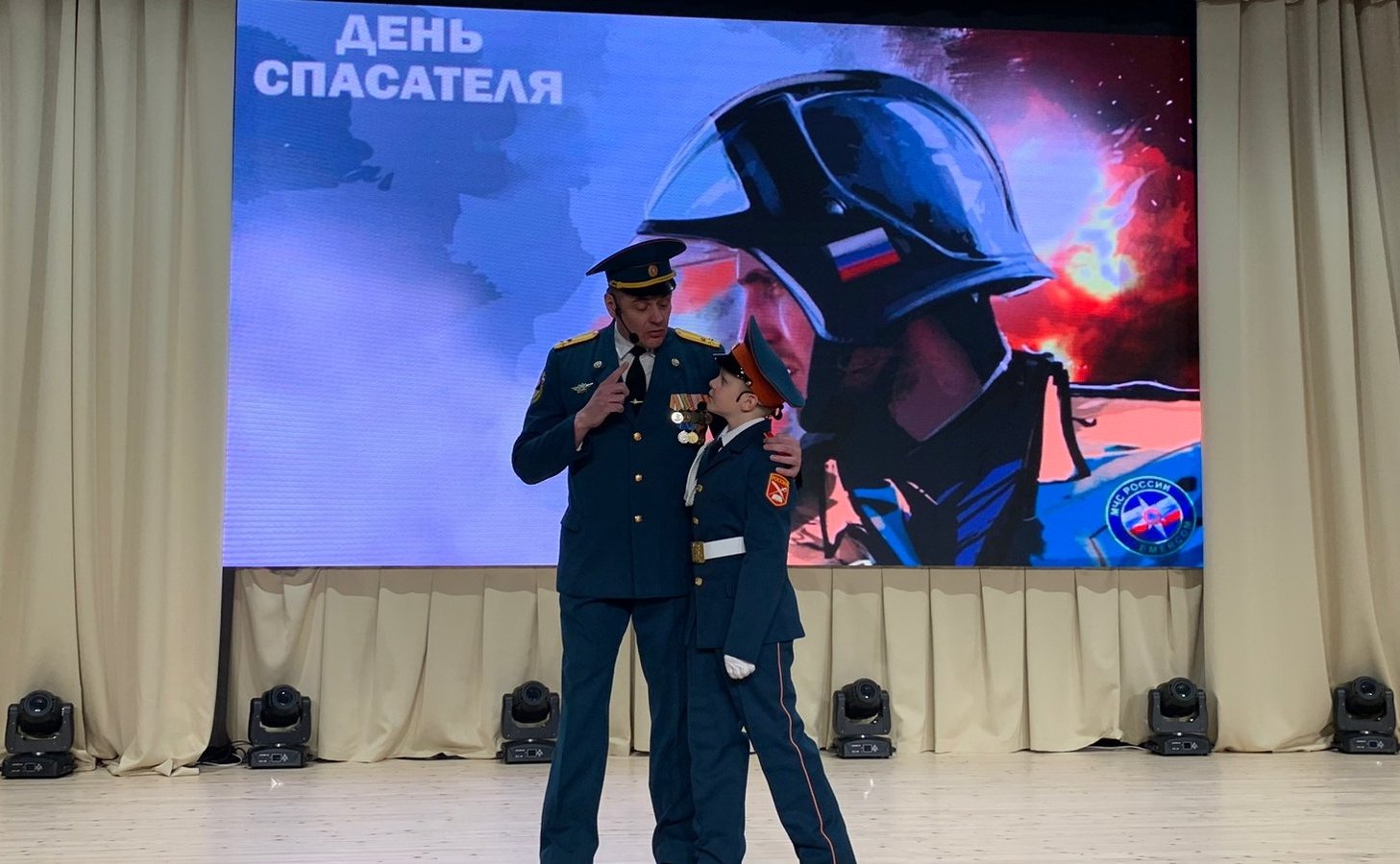 Заместитель Председателя СФ Юрий Воробьев посетил Вологодский образовательный центр – кадетскую школу «Корабелы Прионежья», где состоялись мероприятия, посвященные Дню спасателя