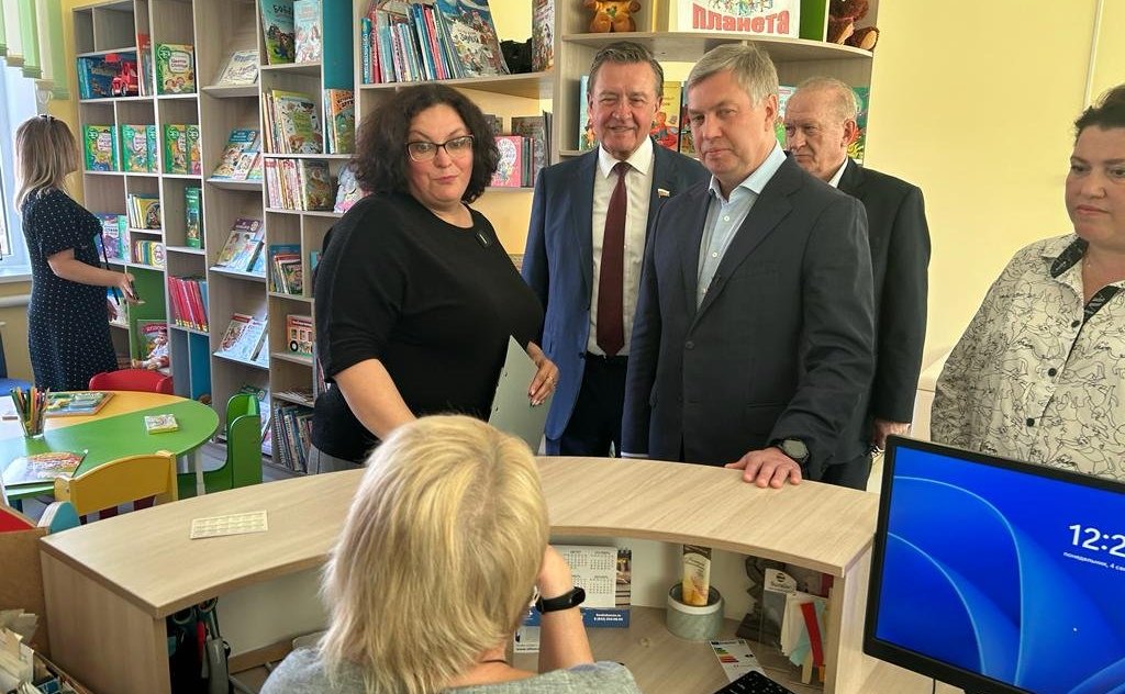 Сергей Рябухин и Алексей Русских приняли участие в торжественном открытии модельной библиотеки на базе межпоселенческой библиотеки имени И.С. Полбина