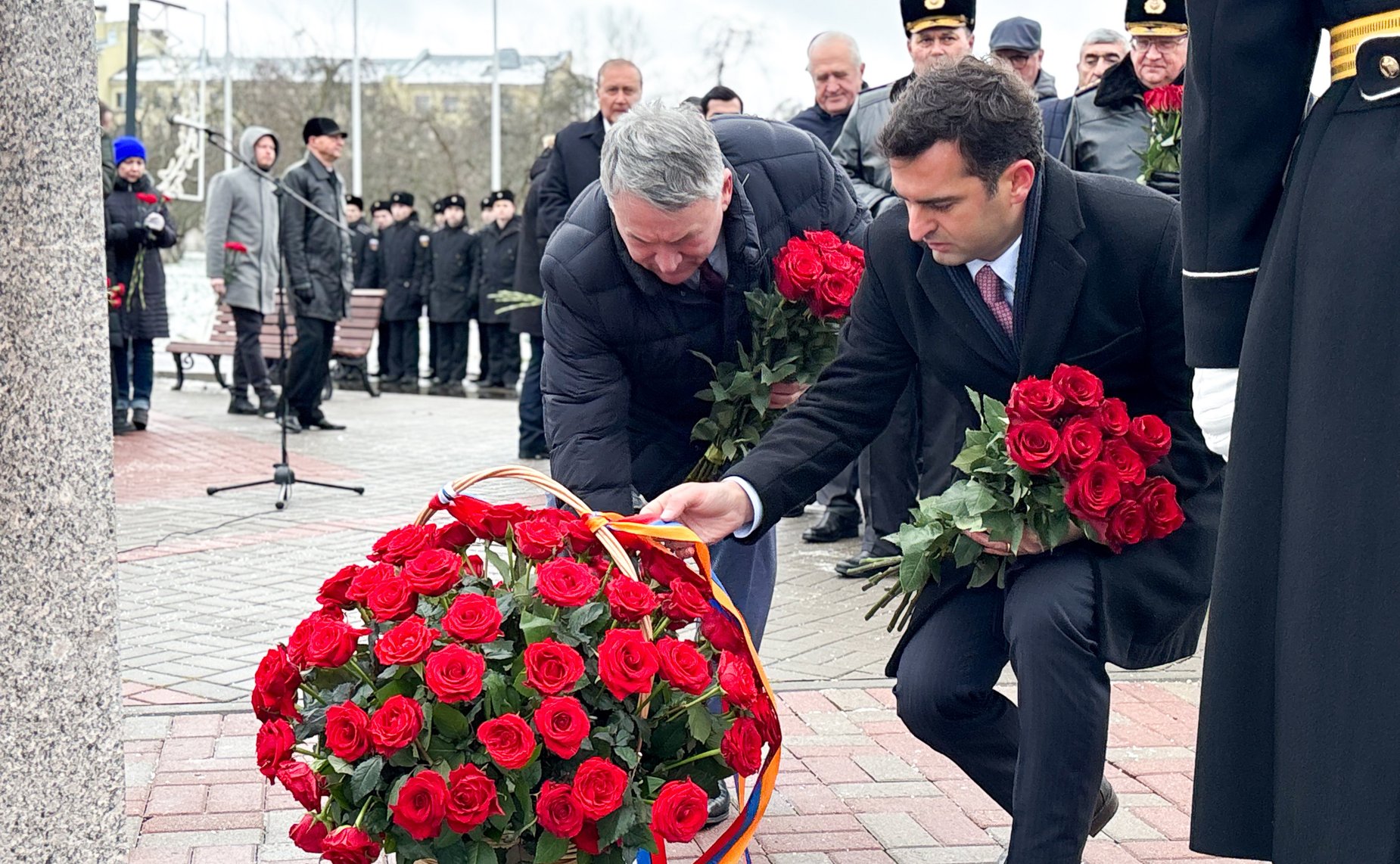 Сенаторы РФ приняли участие в торжественной церемонии открытия памятника Адмиралу флота Советского Союза Исакову Ивану Степановичу