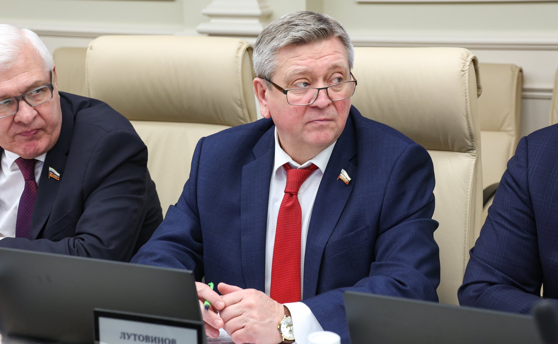 Александр Лутовинов