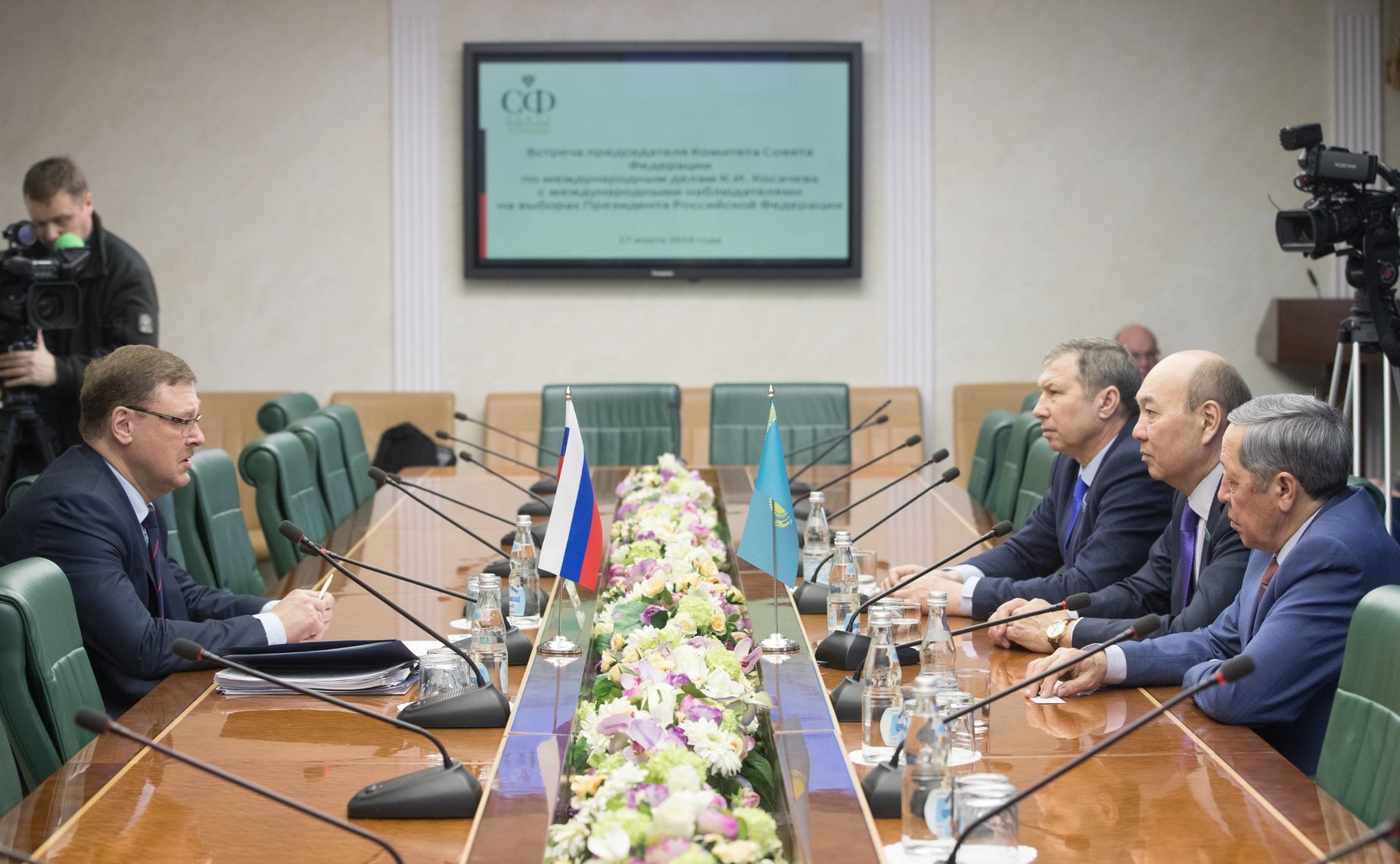 Встреча К. Косачева с наблюдателями от парламента Казахстана