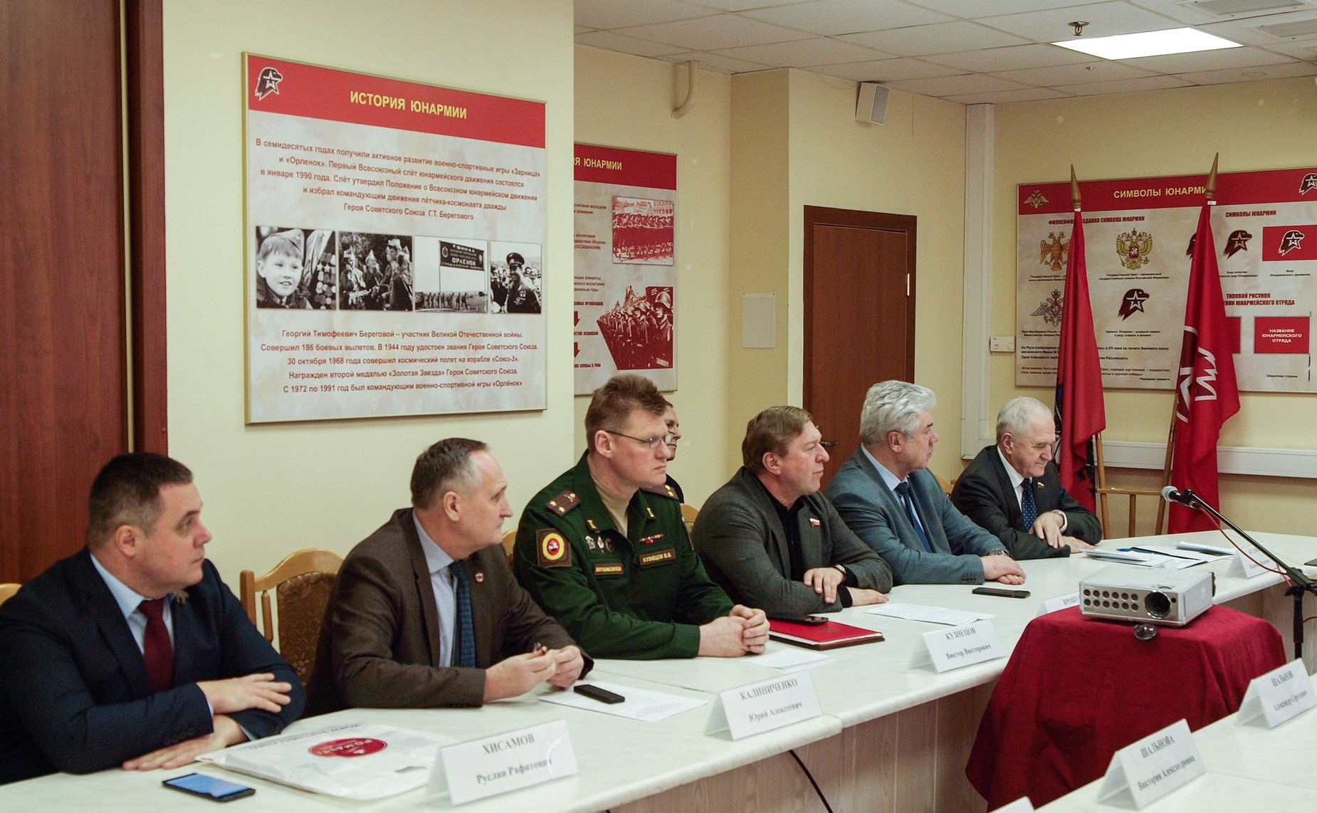 Сенаторы передали родственникам награду героя, пропавшего без вести в годы Великой Отечественной войны
