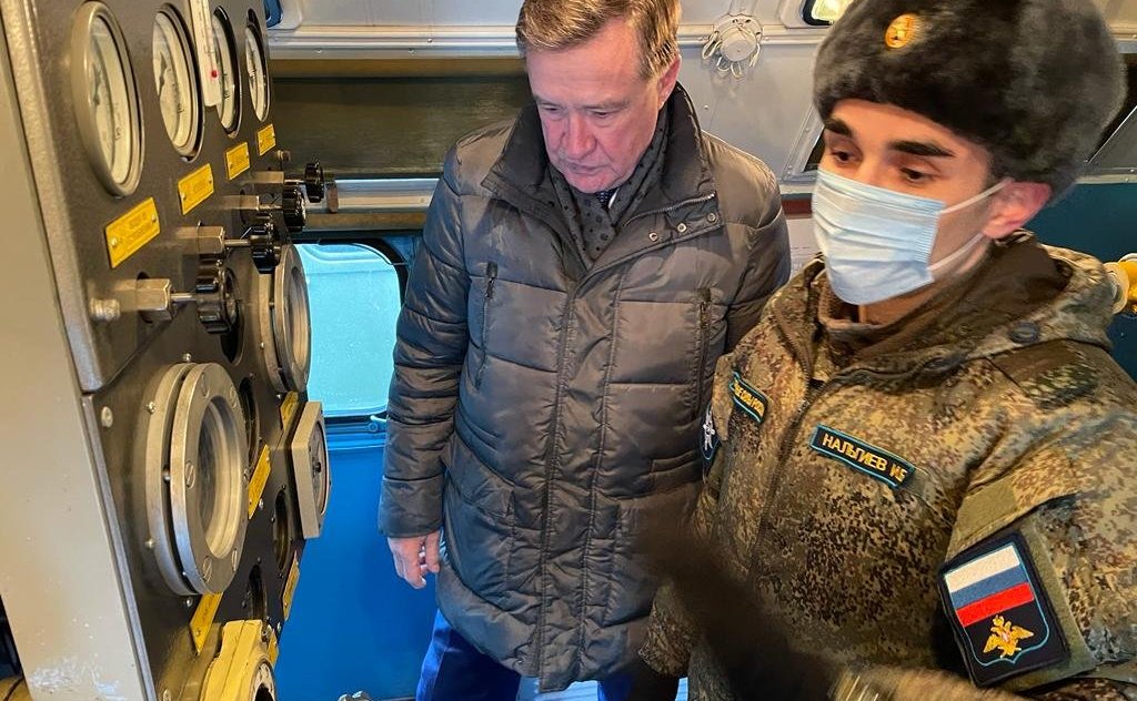 Сергей Рябухин в ходе рабочей поездки в регион посетил Военно-транспортный авиационный полк