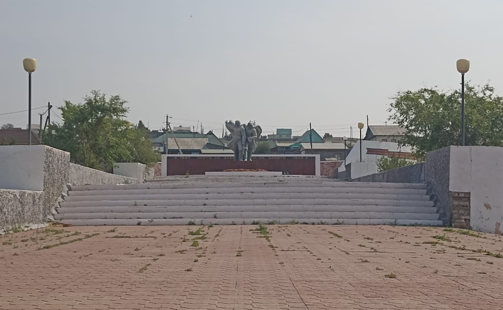 Баир Жамcуев оценил ход работ на объектах Могойтуйского района