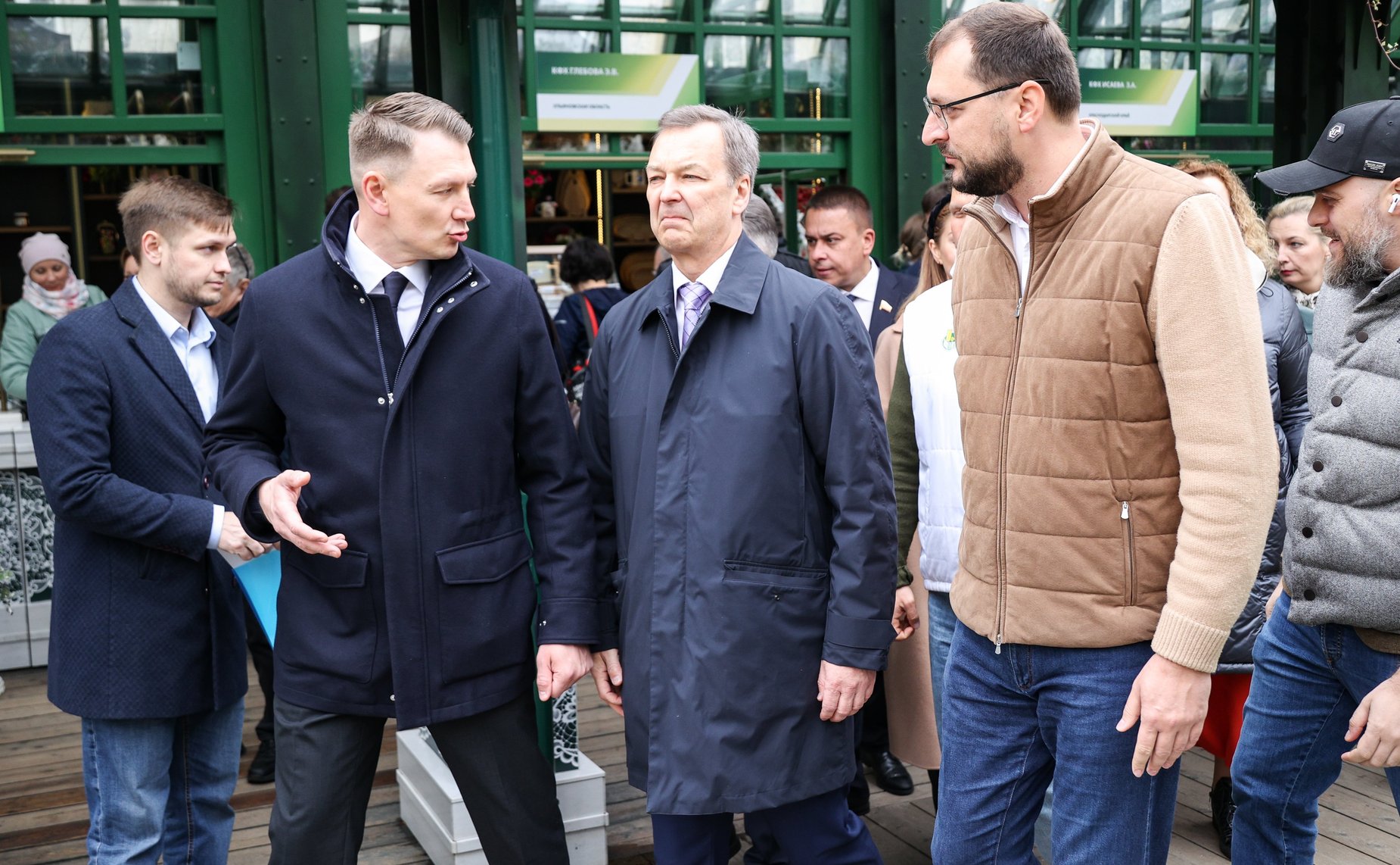 Сенаторы РФ открыли ярмарку фермерской продукции в Москве