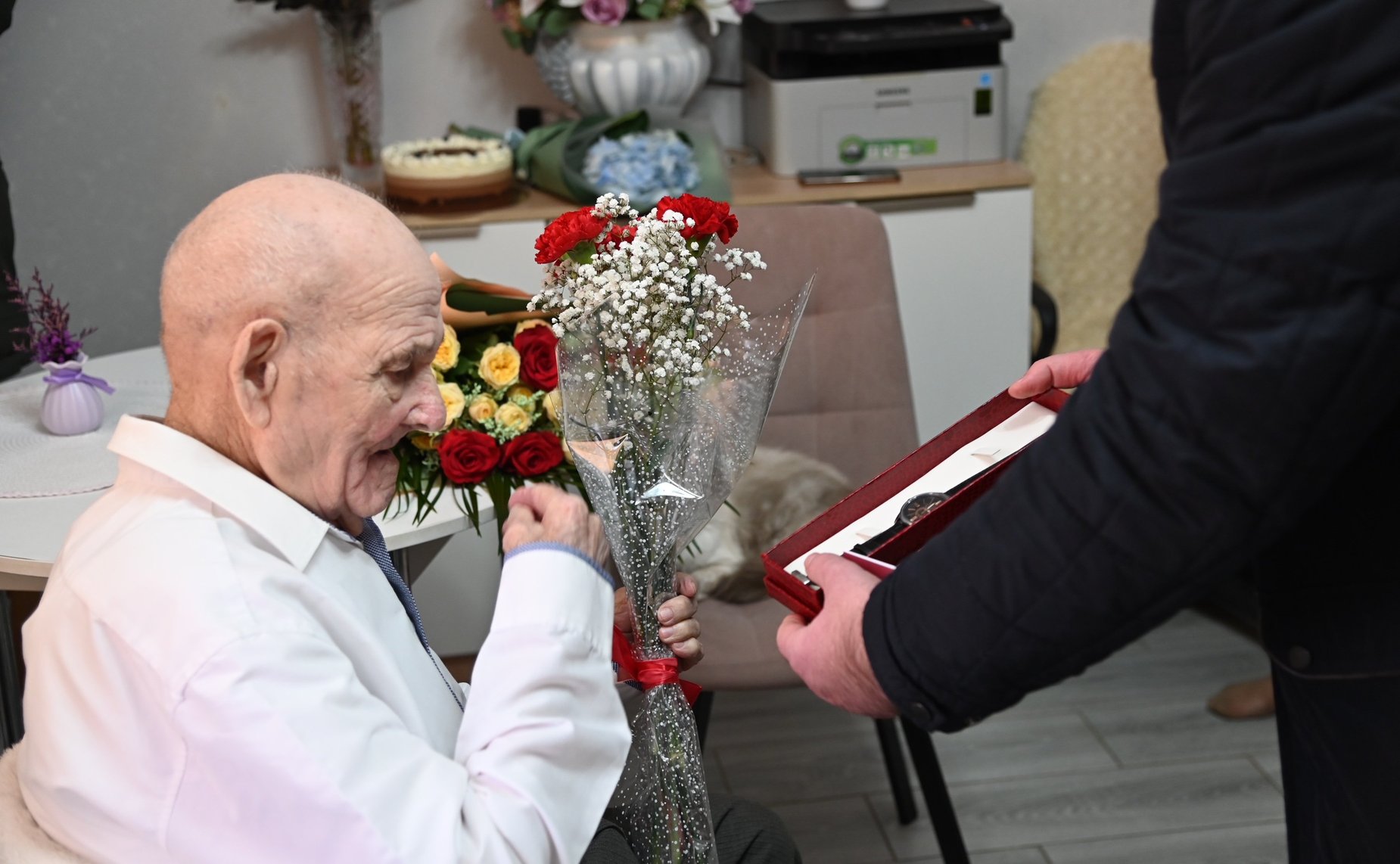 Сергей Горняков поздравил фронтовиков с 82-й годовщиной Победы в Сталинградской битве