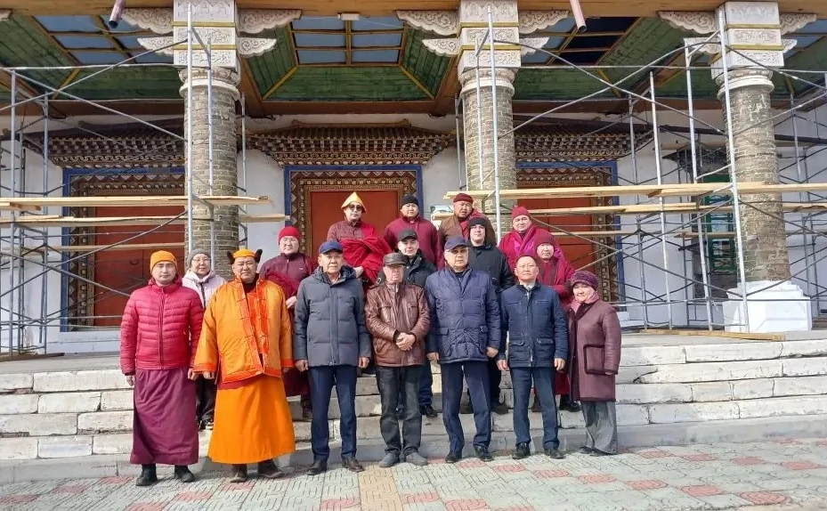 Баир Жамсуев в рамках региональной недели посетил Цугольский дацан, где оценил ход ремонтно-реставрационных работ в Согчен дугане