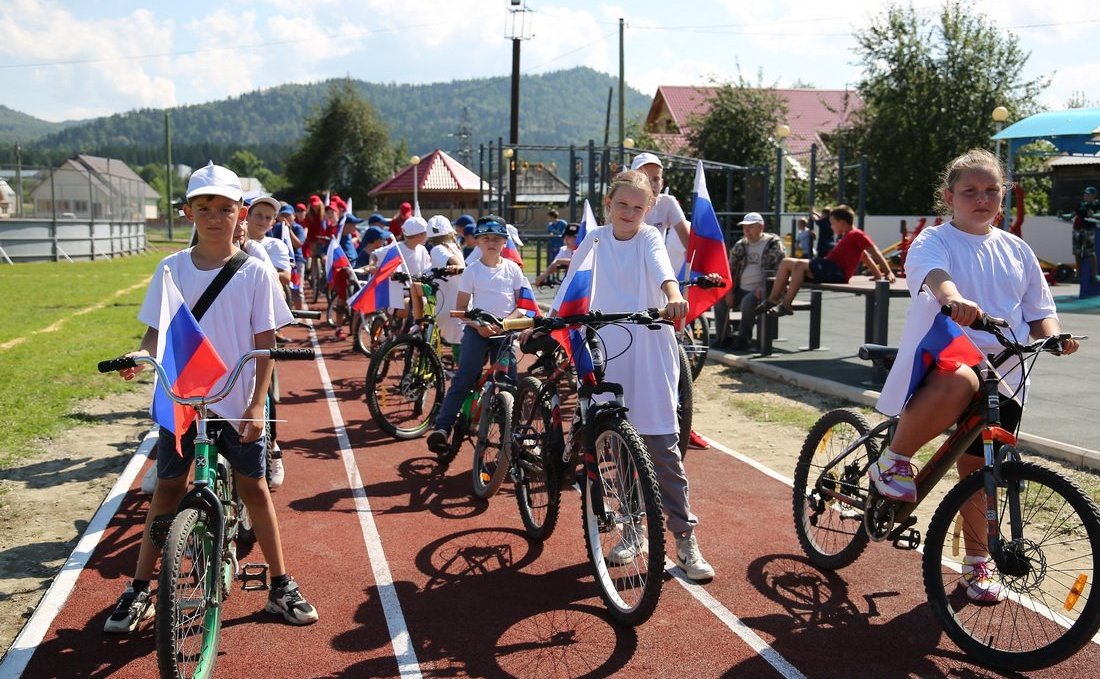 Татьяна Гигель в ходе поездки в регион приняла участие в торжественном открытии районного стадиона «Олимп»