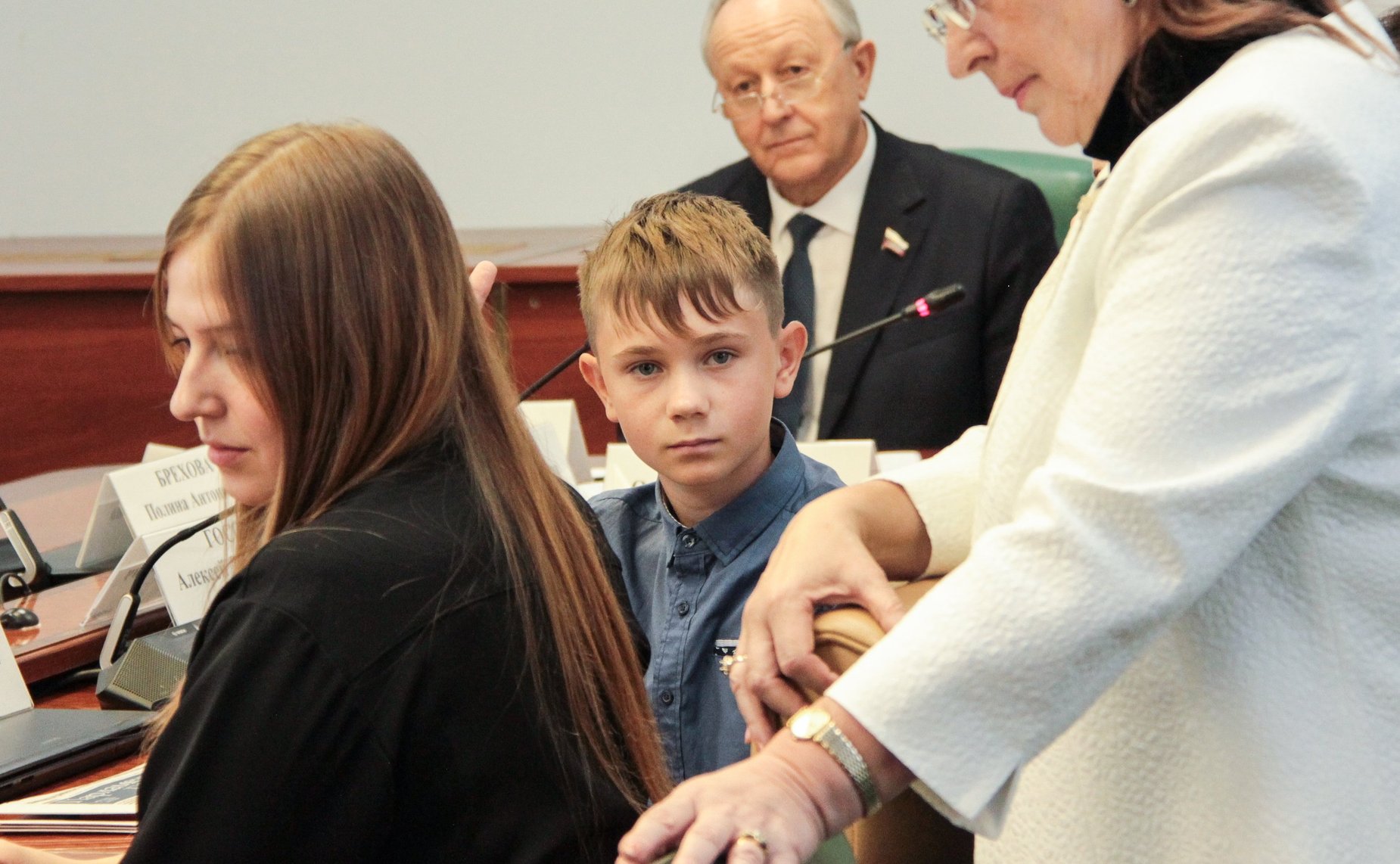 Валерий Радаев наградил победителей седьмого Всероссийского школы-конкурса «Портрет твоего края» 2023 года из Саратовской области и г. Москвы