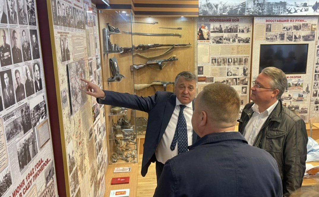 Игорь Кастюкевич предложил применять в новых регионах опыт Воронежа по созданию патриотической образовательной среды в школах