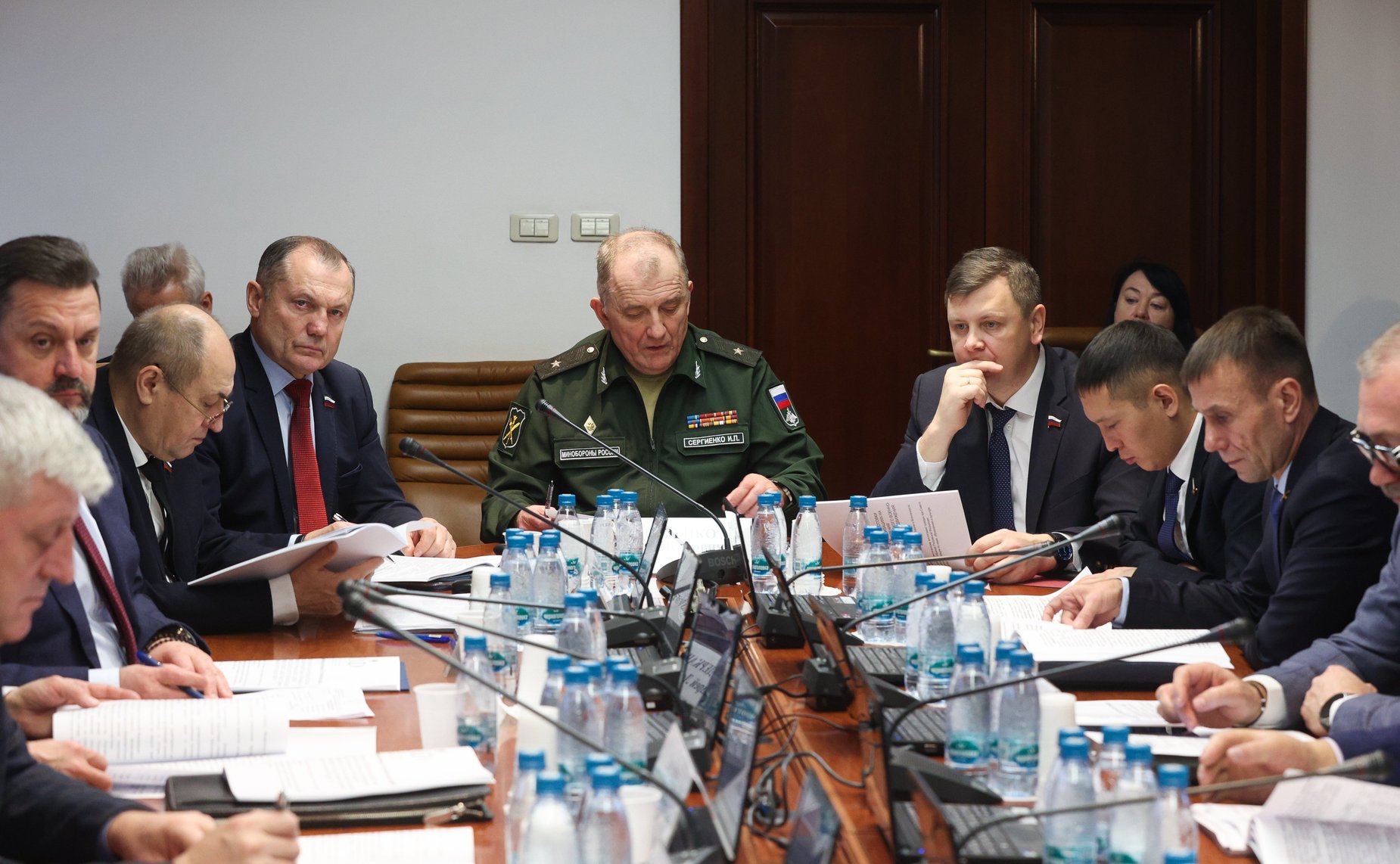 Круглый стол Комитета СФ по обороне и безопасности совместно с Советом по военно-патриотическому воспитанию граждан при СФ