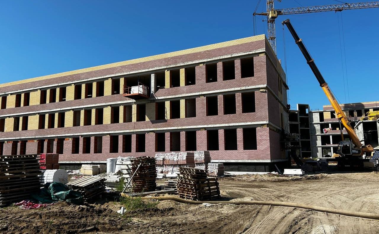 Андрей Шохин осмотрел во Владимирской области ход строительства и реновации общеобразовательных учебных заведений