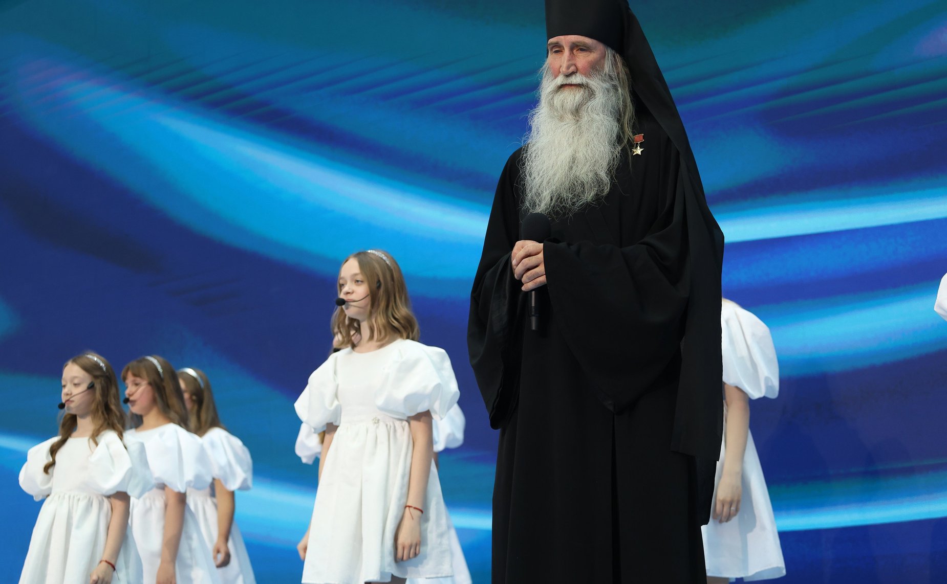 XXVIII Петербургский международный экономический форум (ПМЭФ’25). Показ международного конкурса адаптивной моды «На крыльях»