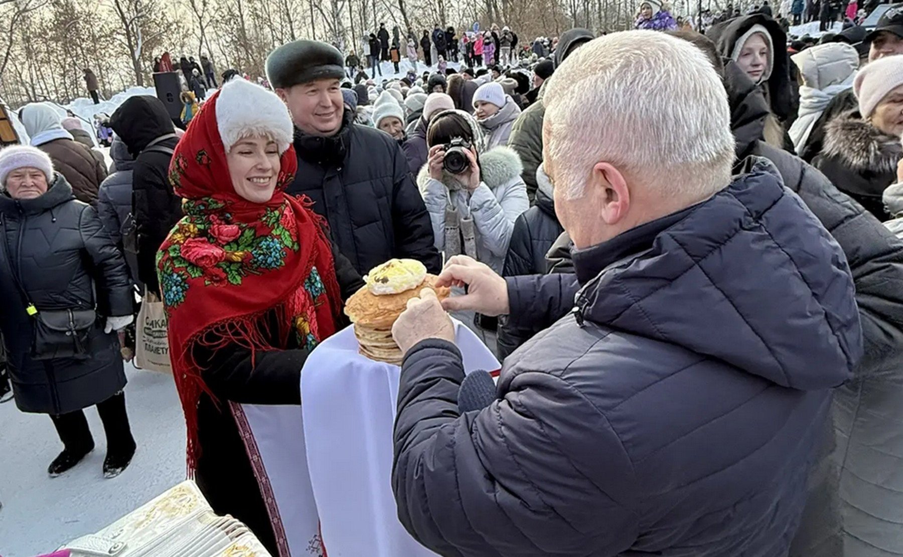 Сергей Мартынов поздравил жителей региона с праздником Масленицы