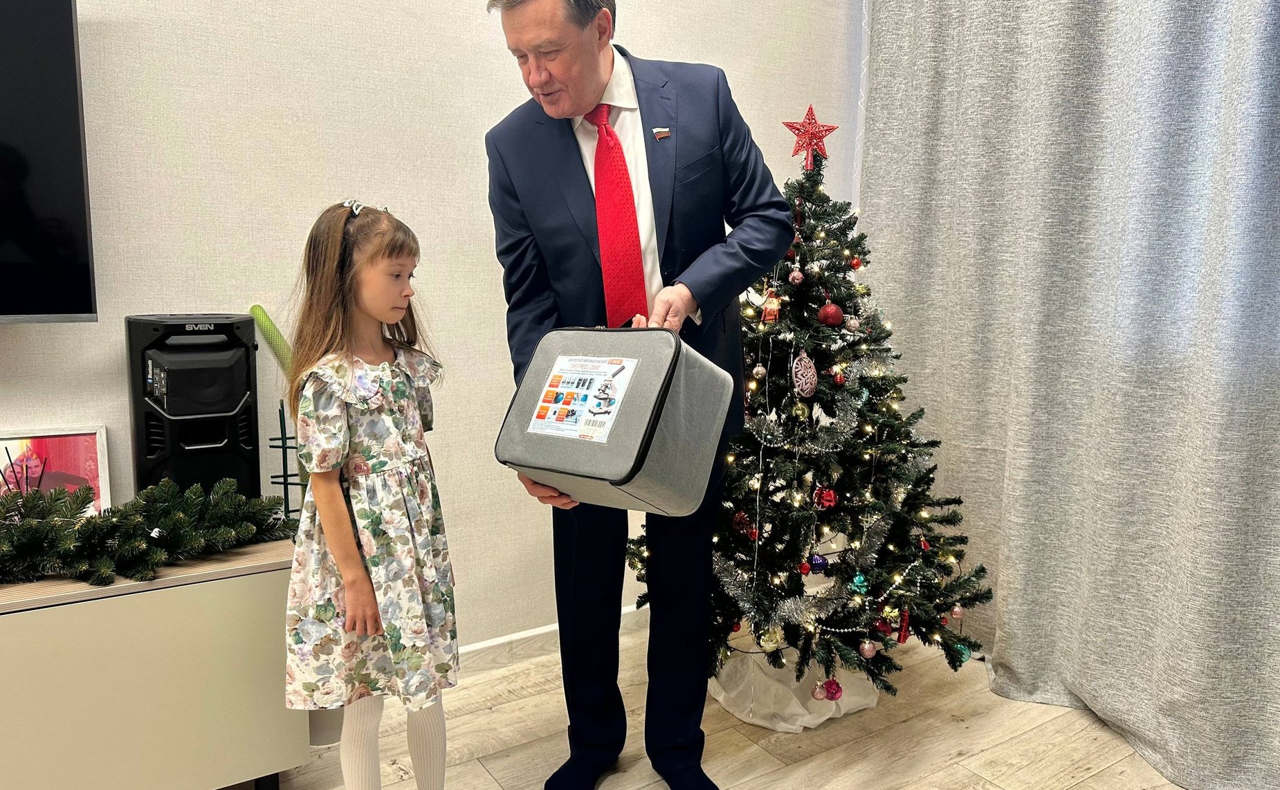 Сергей Рябухин принял участие в ежегодной акции «Ёлка желаний» и исполнил мечты юных ульяновцев